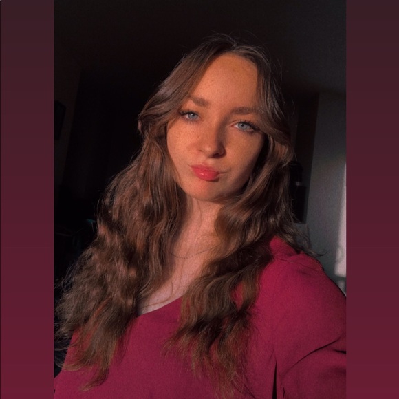 Meet your Posher, Marina - Picture 1 of 3